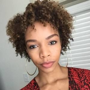 Meet your Posher, Vanessa